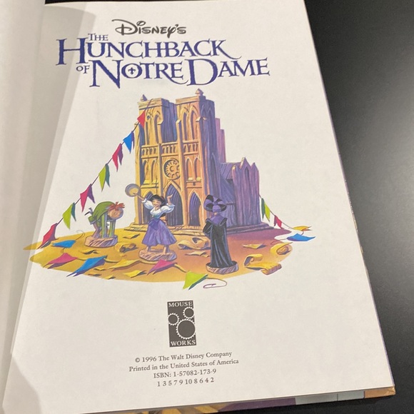 The Hunchback of Notre Dame - Large Hardcover Children Book - Picture 5 of 6